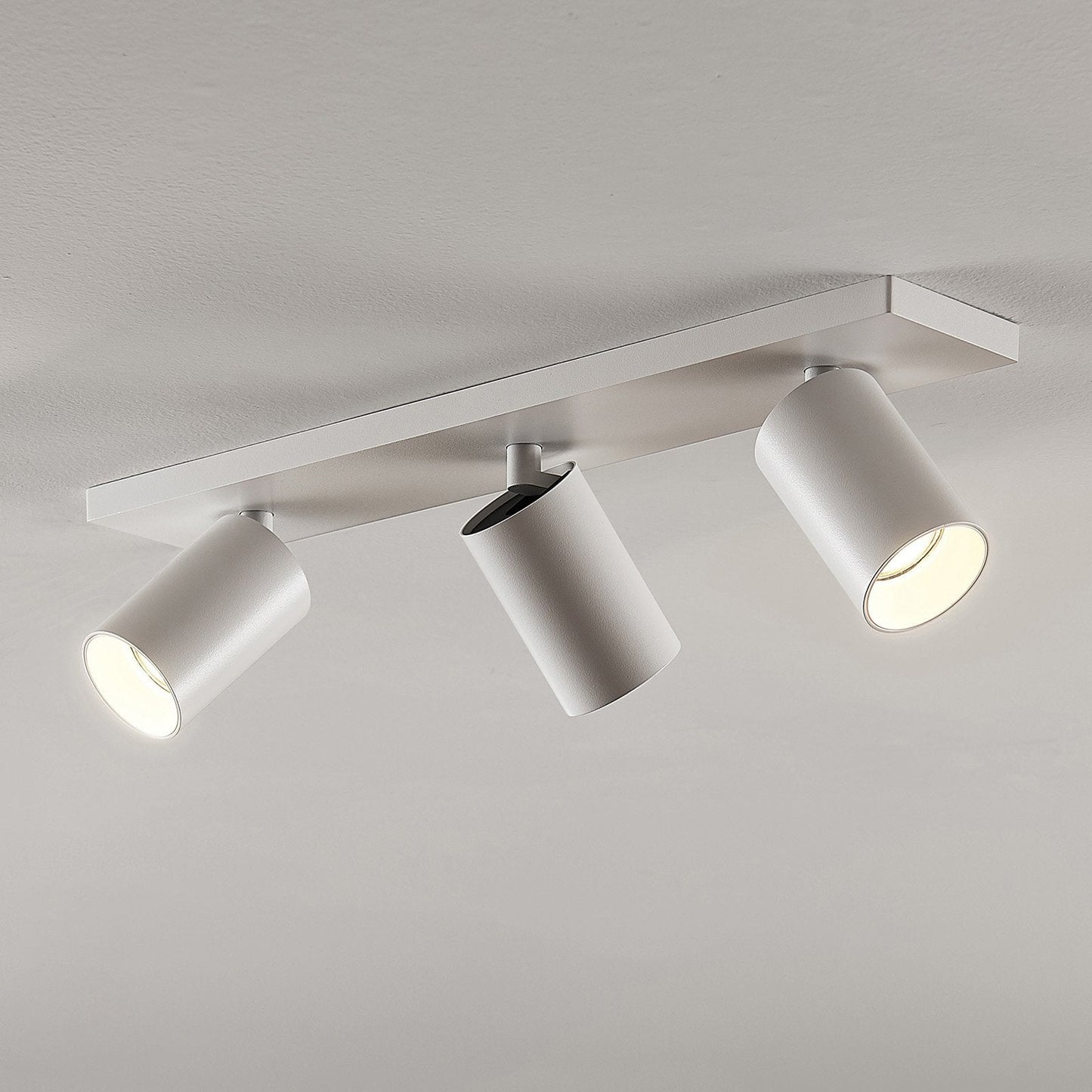 Adjustable White Aluminum Ceiling Spotlight Fixture with Three Rotating Lights 0