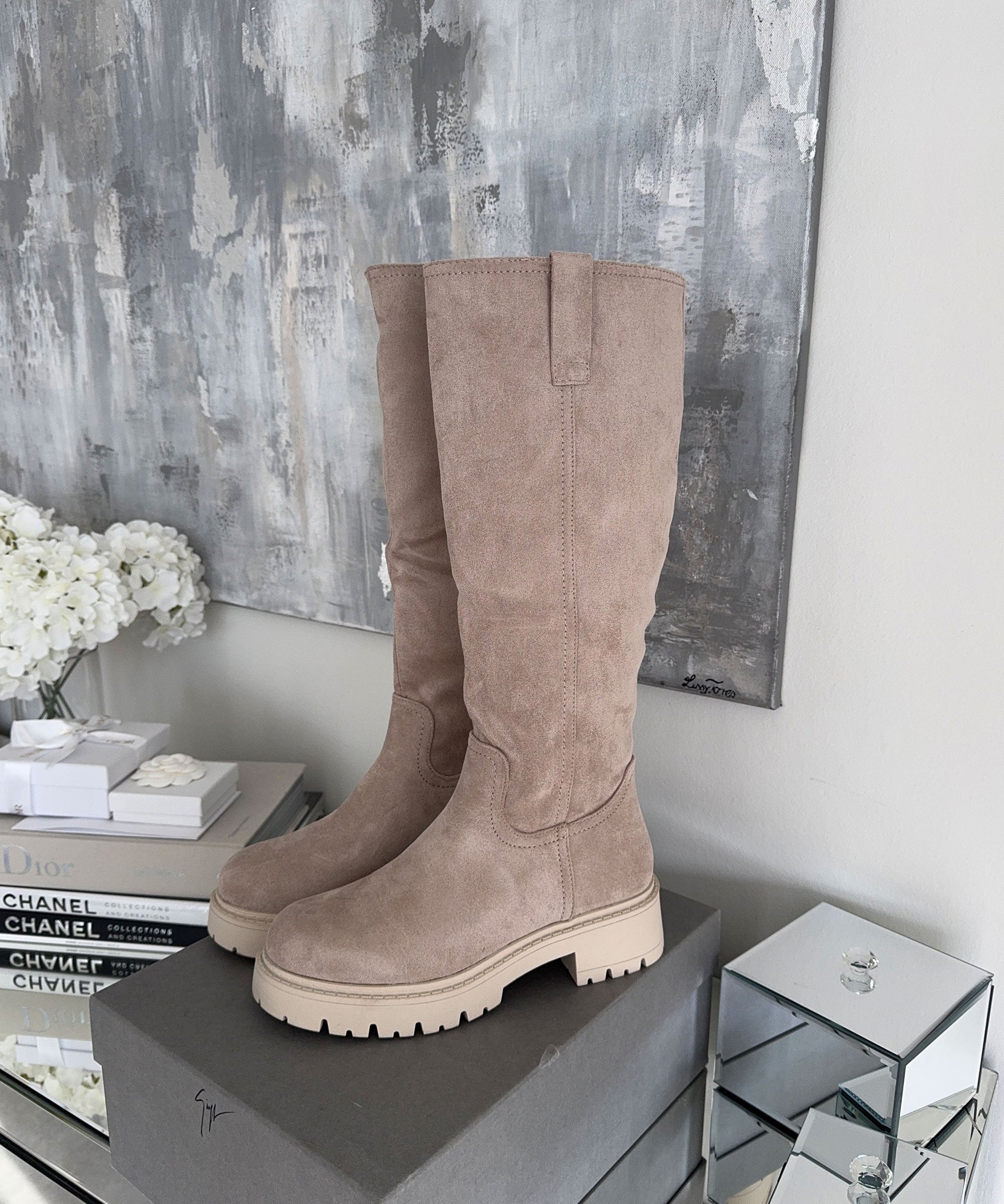 Beige Ankle Boots for Women with Cushioned Insole and Lined Interior – Stylish and Comfortable Footwear 7