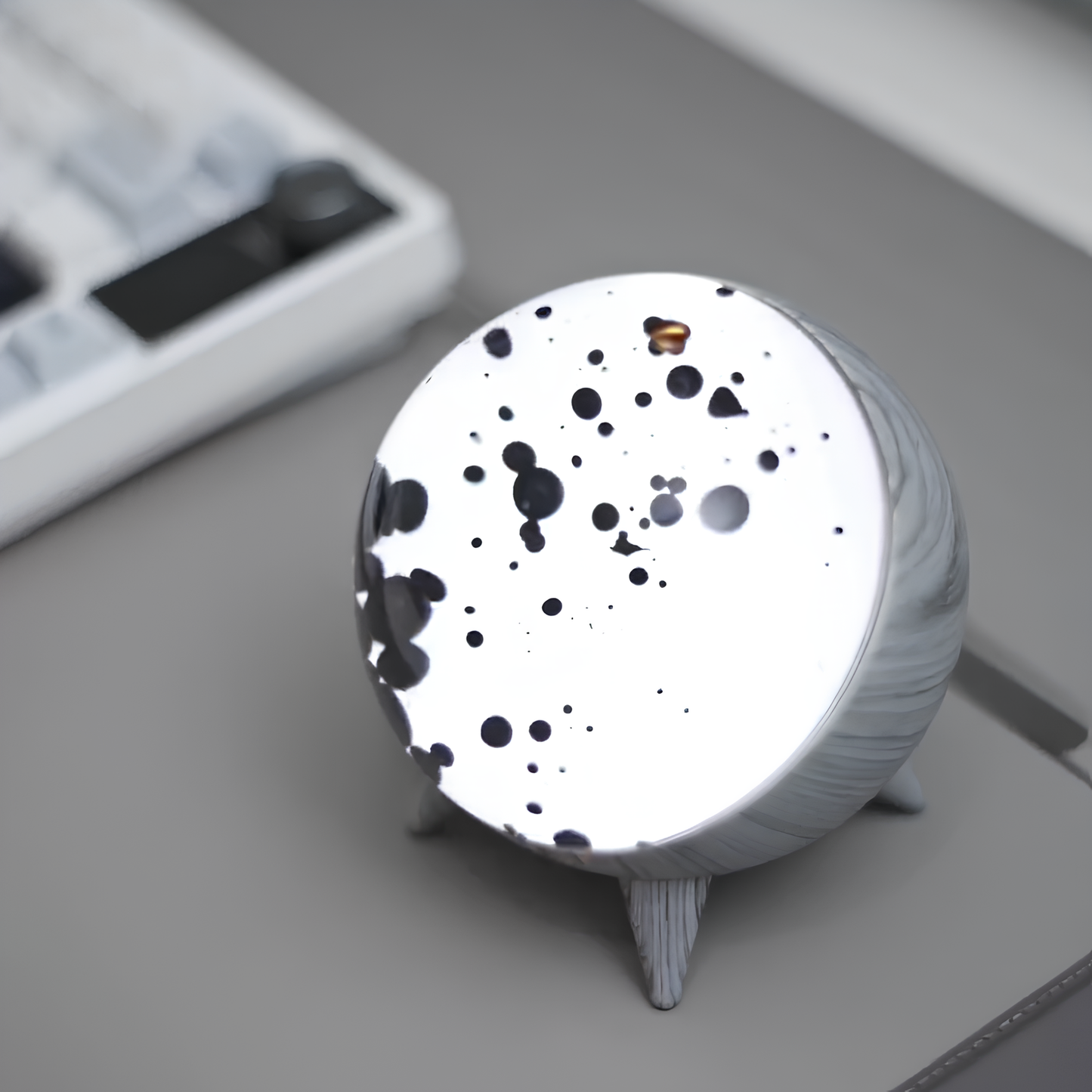 Bluetooth Visual Speaker with Sound-Reactive Ferrofluid Display and USB-C Charging – Wireless and AUX Connectivity 7