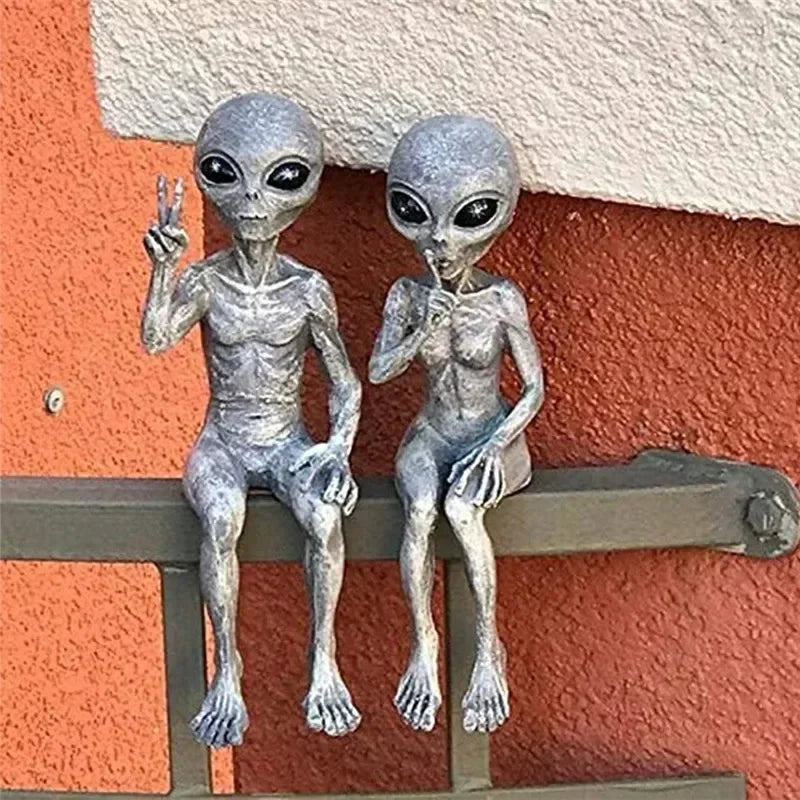 Funny Resin Alien Garden Statue – Unique Outdoor Sculpture for Garden Ornaments and Home Decor