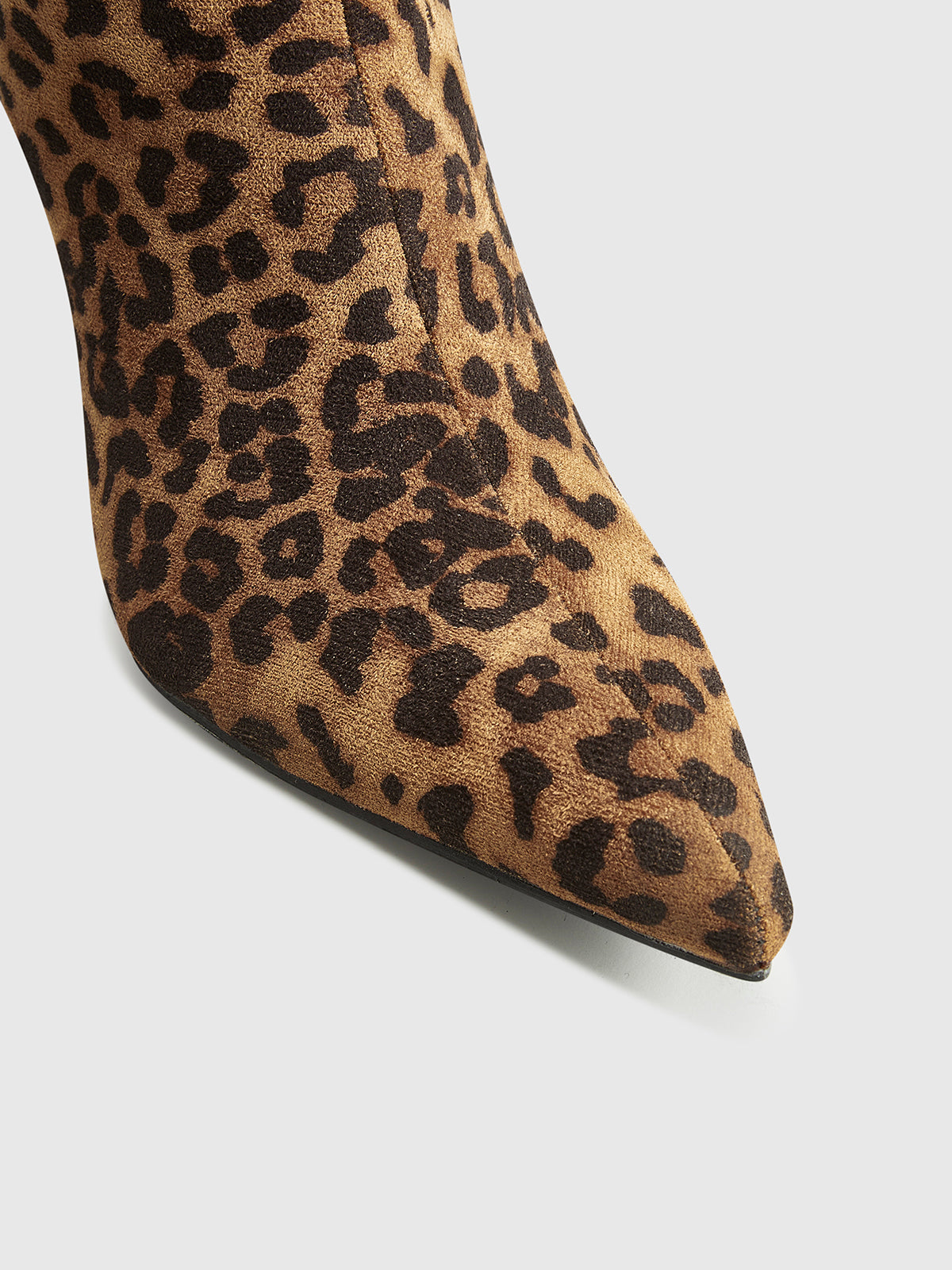 Leopard Print Knee High Boots for Women – Pointed Toe and Mid-Heel Design 7
