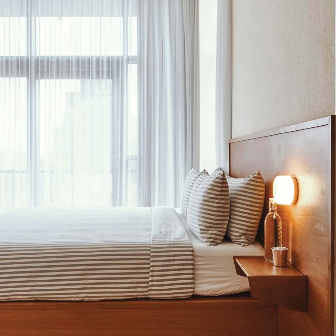 Modern Luxury Wall Sconce Lighting with Customizable Shades – Sleek Aluminum and Acrylic Design 5