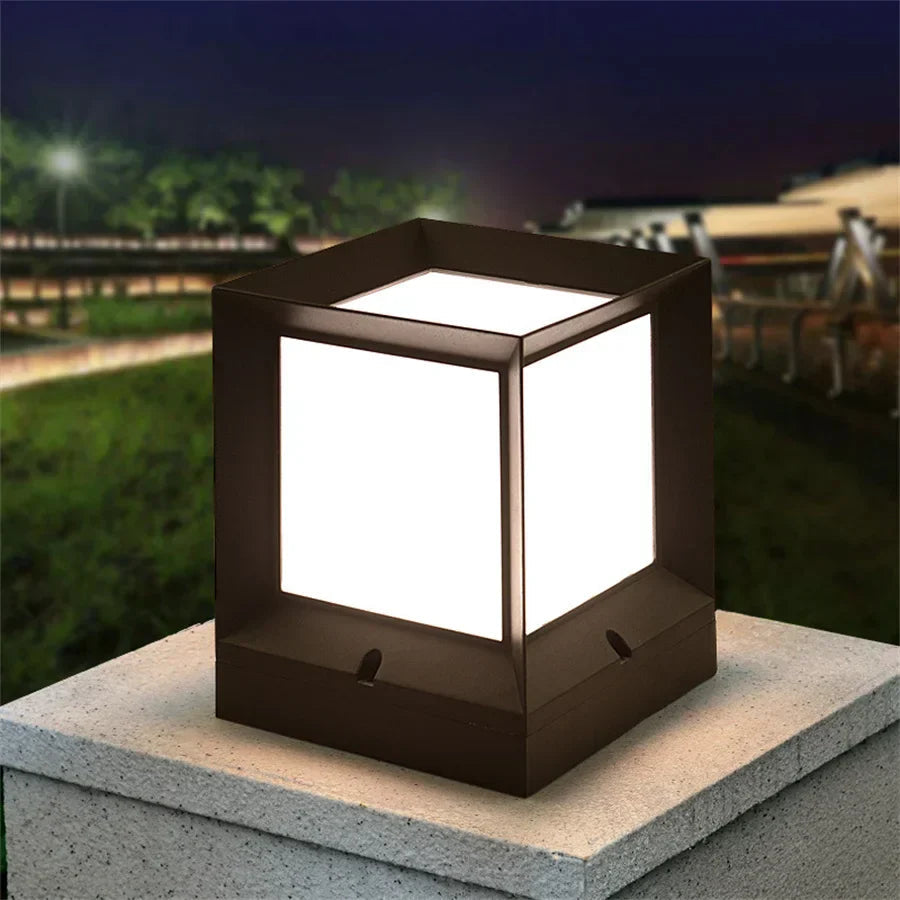 Outdoor Standing Lamp for Gates and Driveways – Modern Design with Warm LED Lighting 0