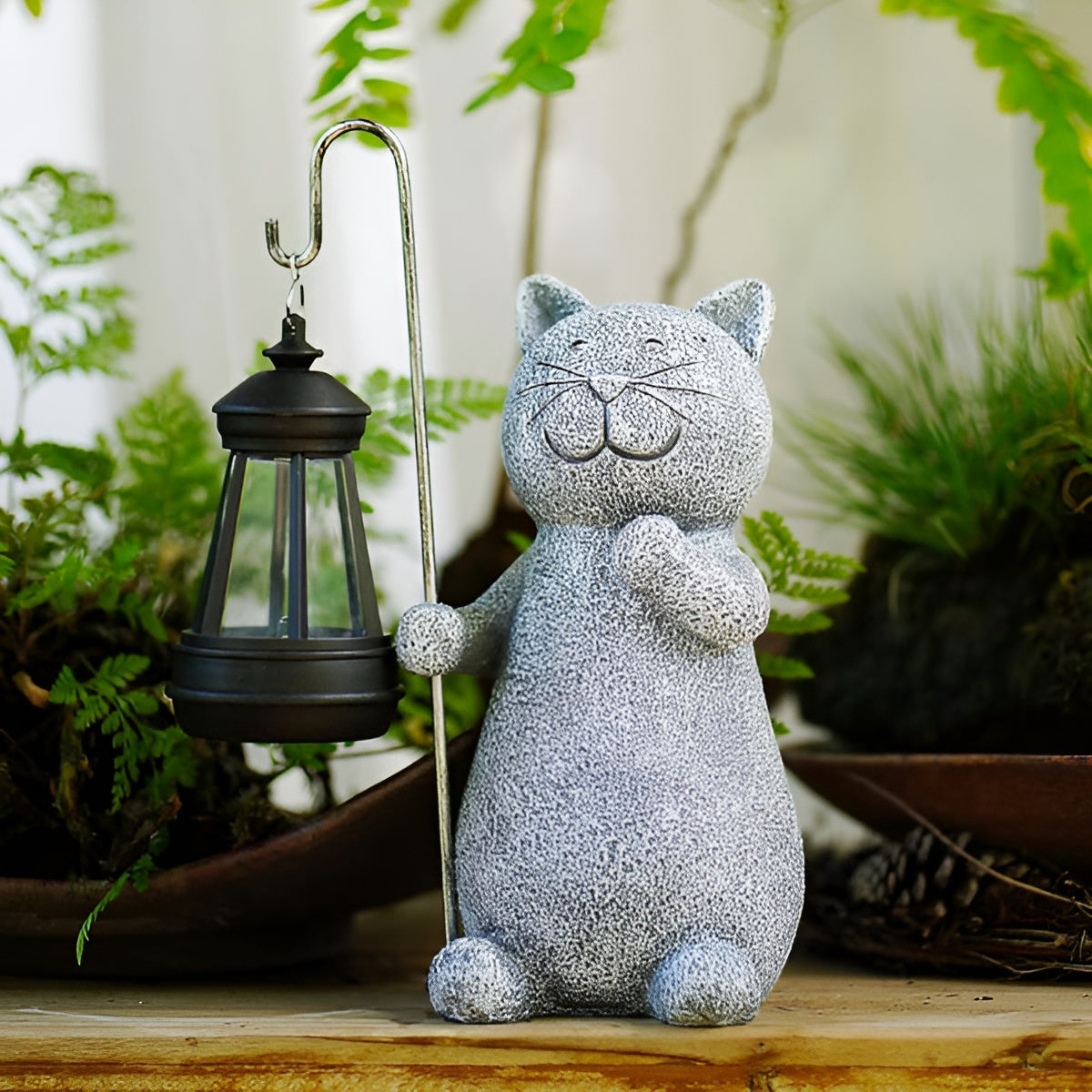 Solar Cat Statue for Garden Lighting – Hand-Painted, UV-Resistant Design 4