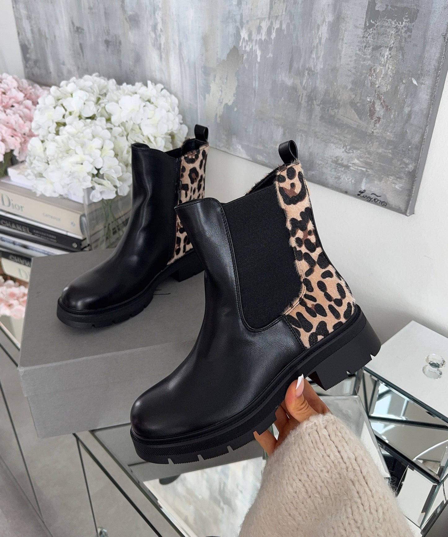 Stylish Black Knee High Boots with Comfortable Inner Lining for Everyday Use 2