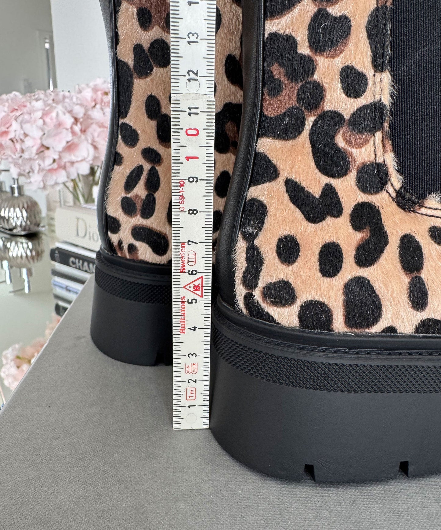 Stylish Black Knee High Boots with Comfortable Inner Lining for Everyday Use 5