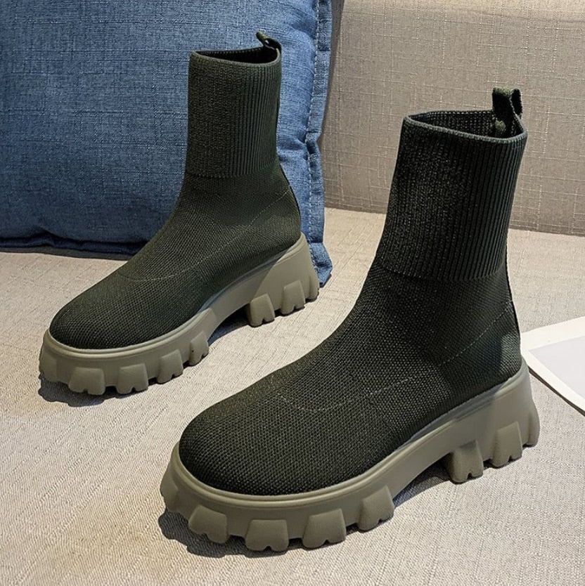 Stylish Women's Winter Boots – Warm, Comfortable, and Durable Footwear for Cold Weather 5