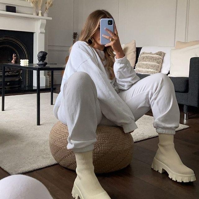 Stylish Women's Winter Boots – Warm, Comfortable, and Durable Footwear for Cold Weather 8