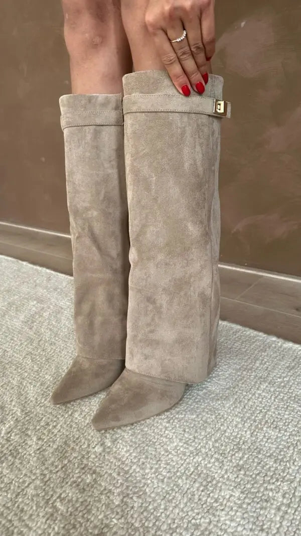 Women's Knee High Boots – Elegant Black Leather Footwear for Style and Comfort 4