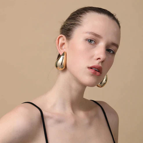Elegant Gold Teardrop Earrings for Women – Lightweight Modern Design for Casual and Formal Occasions 1