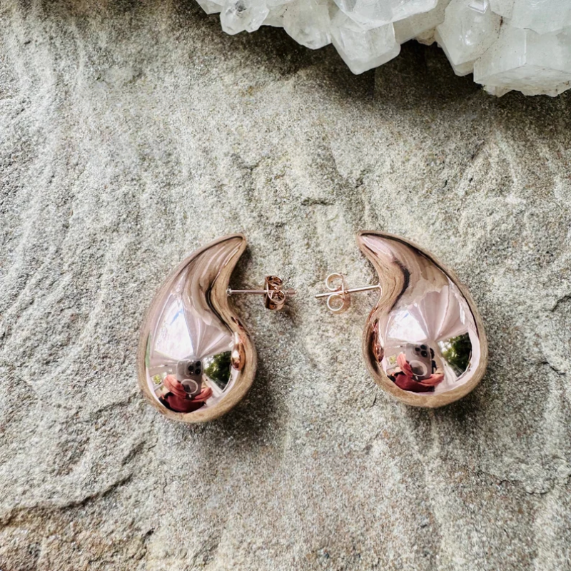 Elegant Gold Teardrop Earrings for Women – Lightweight Modern Design for Casual and Formal Occasions 8