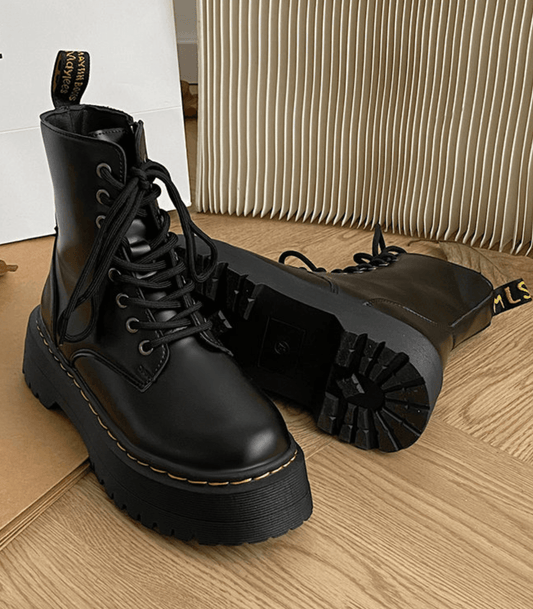 Elegant Leather Platform Boots with Chunky Sole – Stylish and Comfortable Footwear for Urban Fashion 0