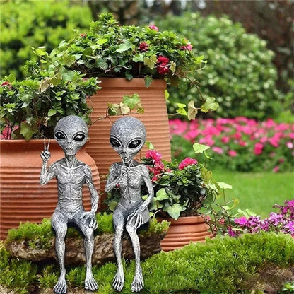 Funny Resin Alien Garden Statue – Unique Outdoor Sculpture for Garden Ornaments and Home Decor