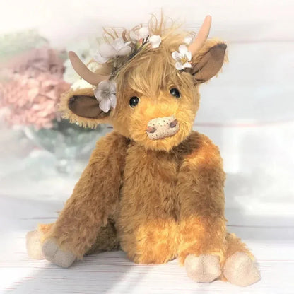Handcrafted Highland Cow Plush Toy – Soft White Alpaca Stuffed Animal with Flowers, Articulated Limbs, 25 cm 1