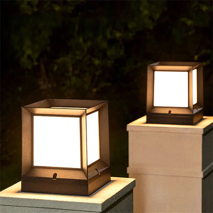 Outdoor Standing Lamp for Gates and Driveways – Modern Design with Warm LED Lighting 1