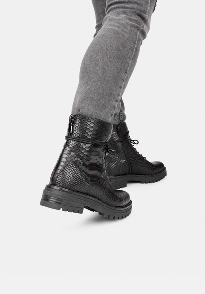 Python-Pattern Lace-Up Boots for Women – Comfortable and Versatile Footwear 1